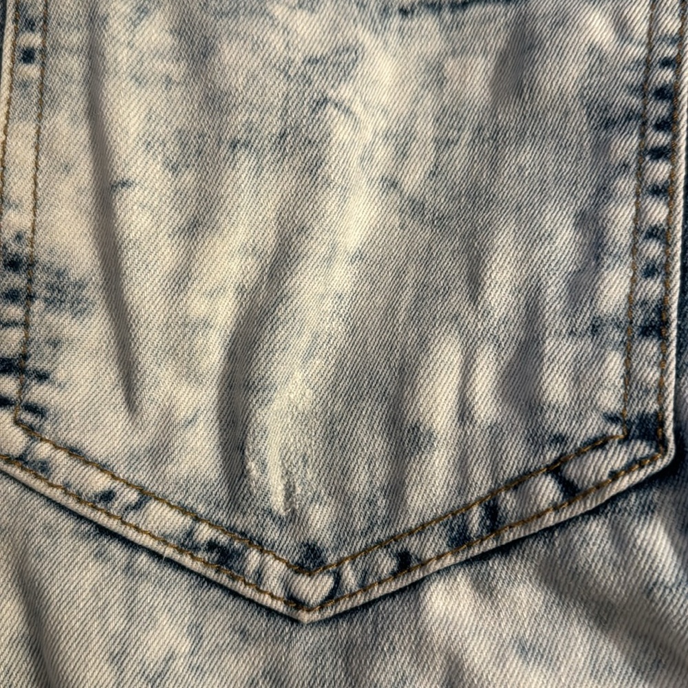 BLUE FAITH. Distressed Jean Skirt. Button Closure. Size Small. Two front pockets - Picture 13 of 14